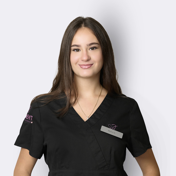 Melina Bytyqi, Auszubildende, Zahnarzt GoDent Gommiswald